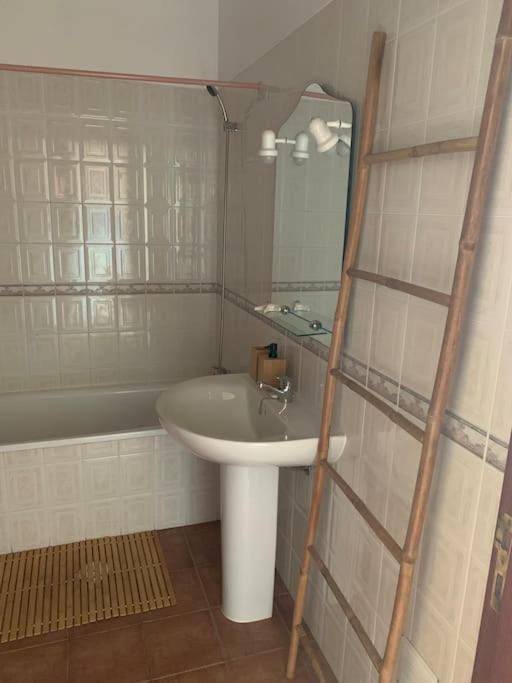 Encantador Com Piscina Apartment